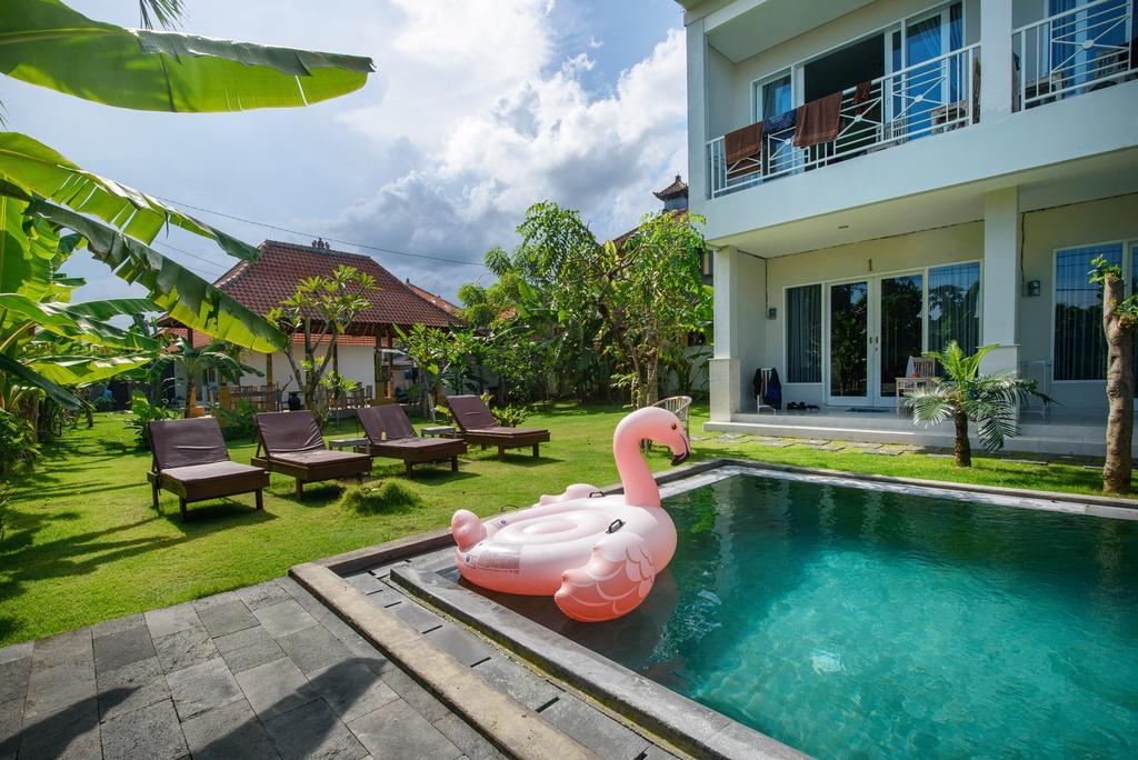 Asung Guesthouse Canggu Екстериор снимка