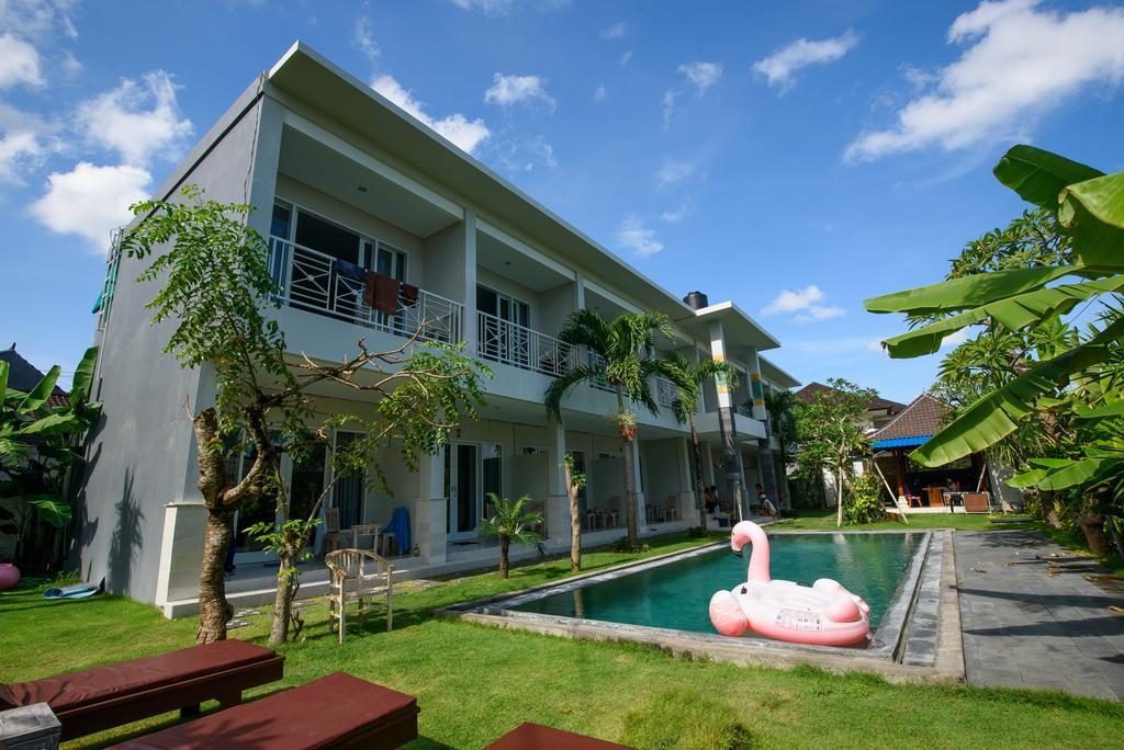 Asung Guesthouse Canggu Екстериор снимка