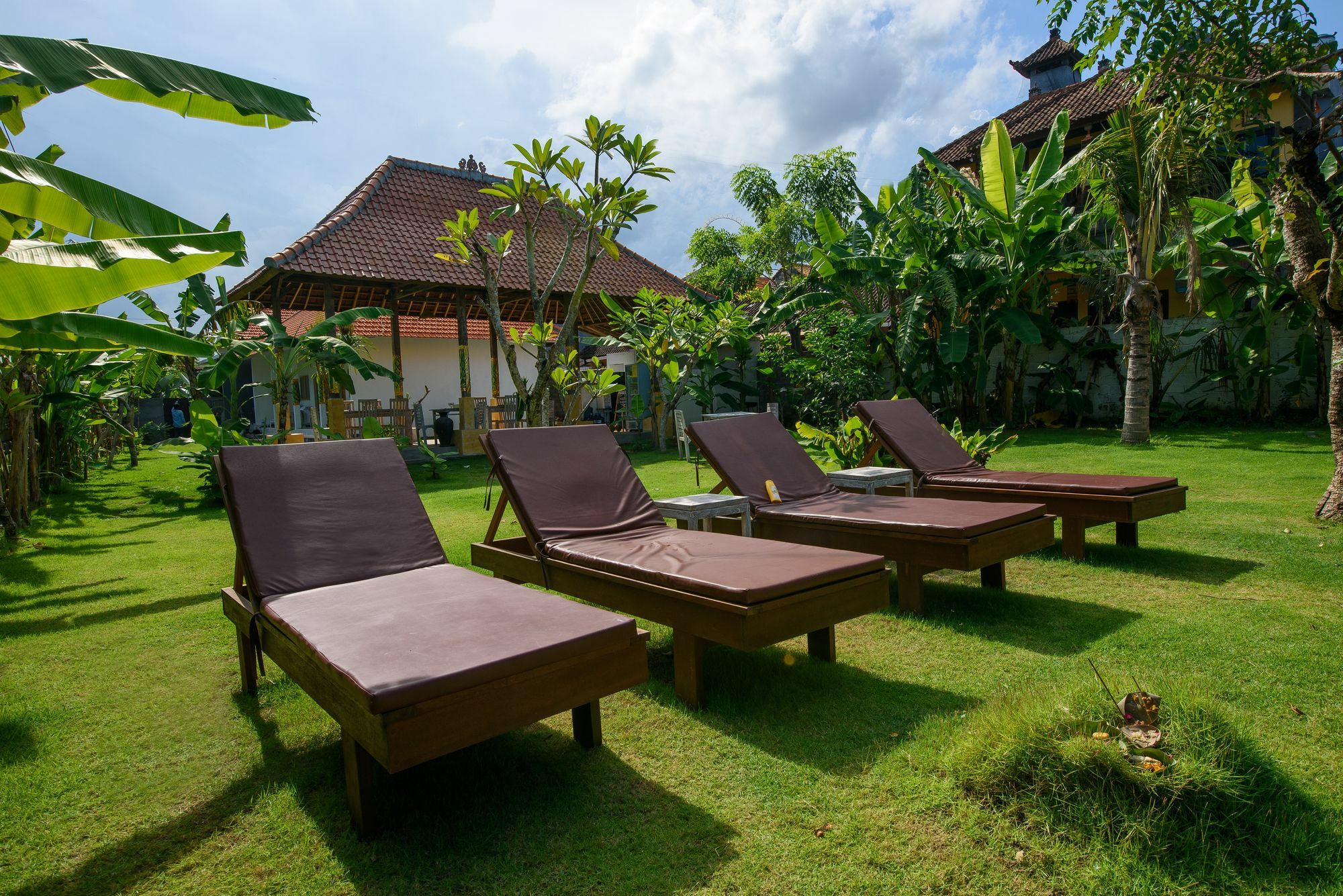 Asung Guesthouse Canggu Екстериор снимка