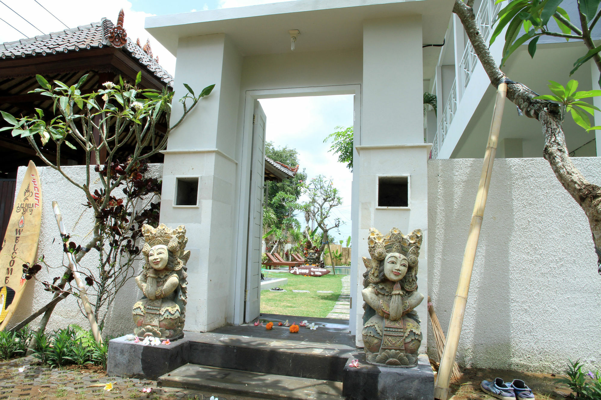 Asung Guesthouse Canggu Екстериор снимка