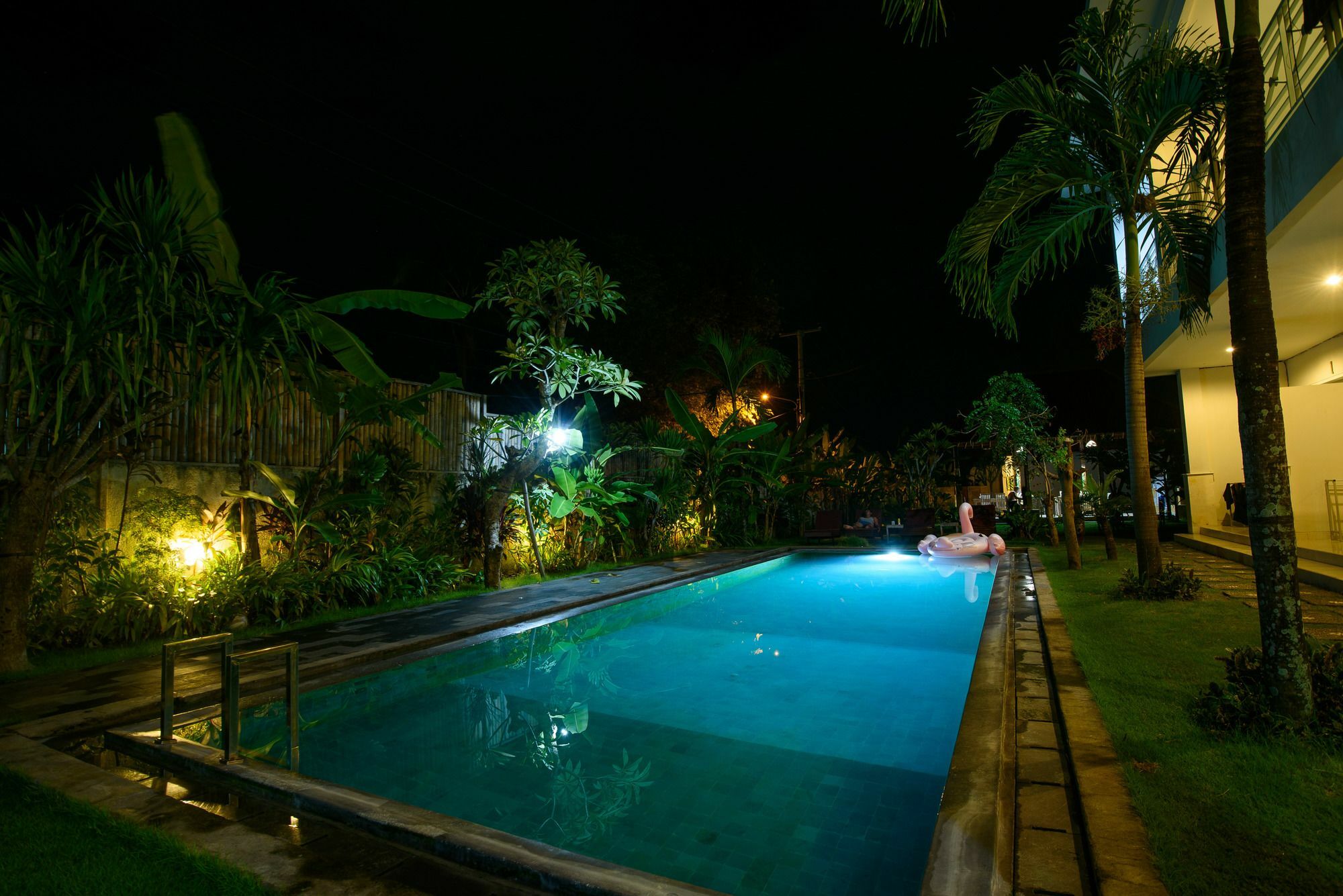 Asung Guesthouse Canggu Екстериор снимка